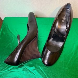 Genuine Leather round toe wedge heel shoe